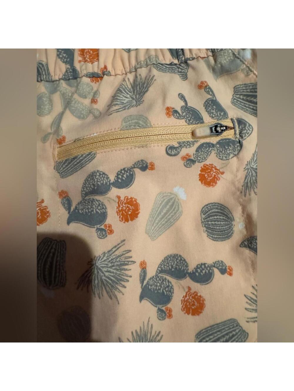 The North Face Printed Class V Hiking Shorts Pink Peach Cactus Print Sz Sm Euc View 5
